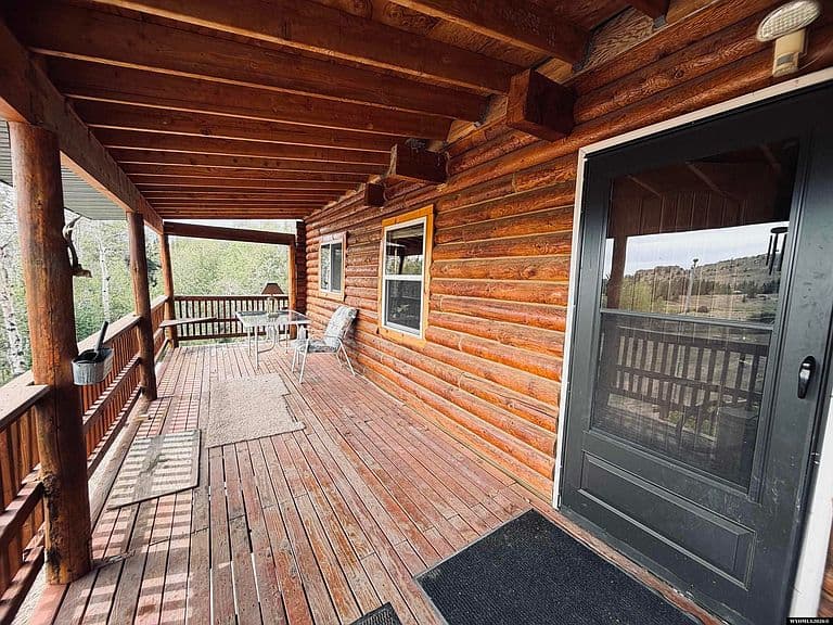 458 Dinosaur Dr photo 2