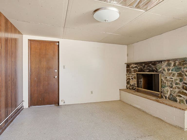613 W Calle Siglo photo 2