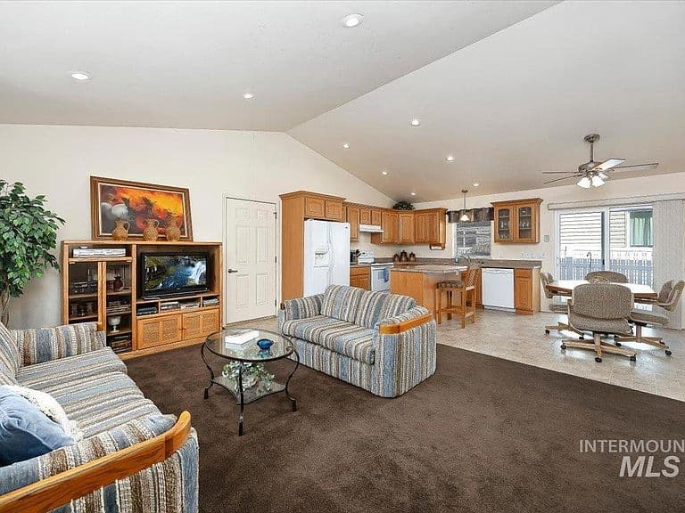 2122 Bitterbrush Ct photo 5