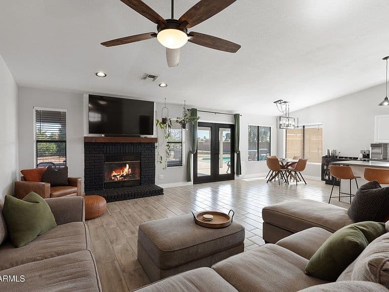 5963 E Enrose Cir photo 3