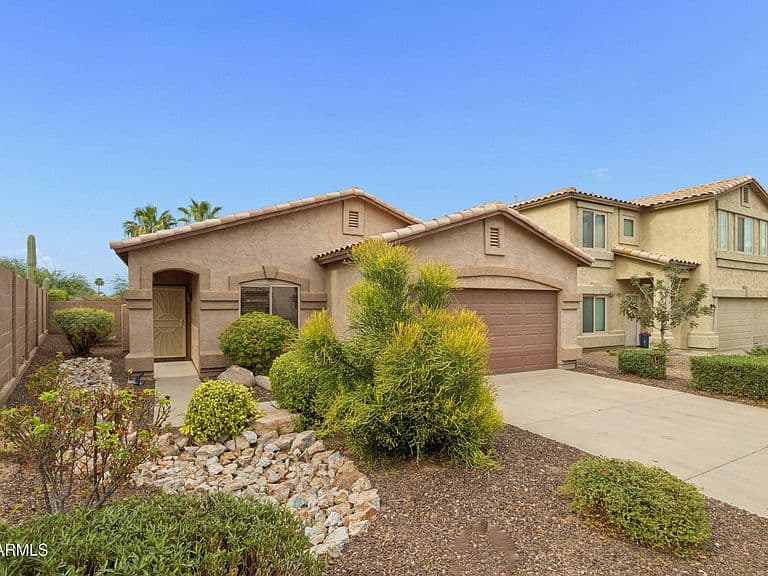 524 E RED ROCK Trail photo 1