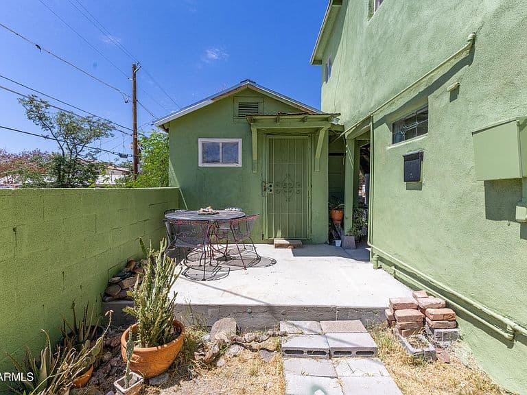 37 N KELLNER Avenue photo 5