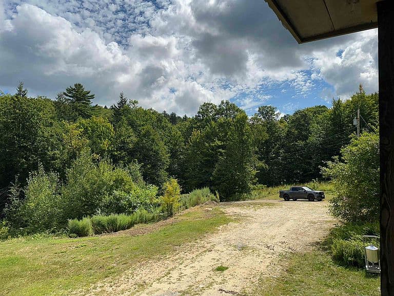 318 Clinton Road photo 4