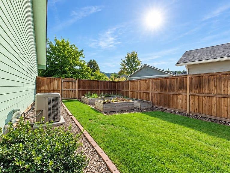 2707 E Thomas Hill Dr photo 4