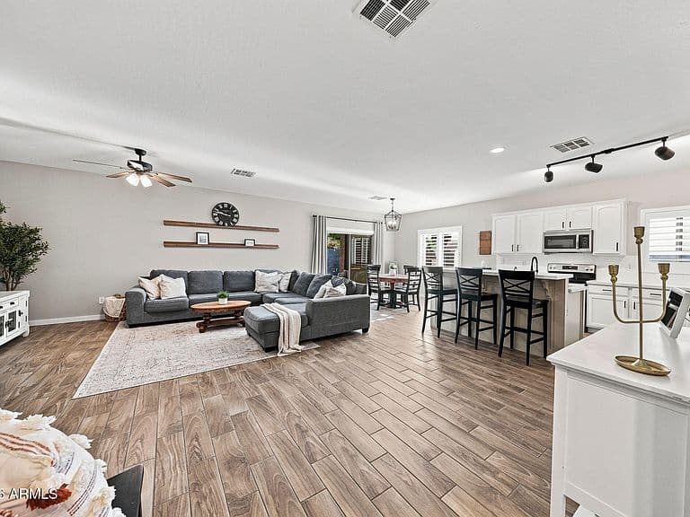 16551 W JACKSON Street photo 5