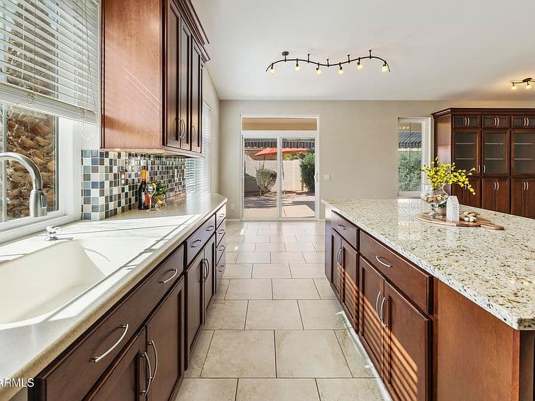 1156 N Jamaica Way photo 5