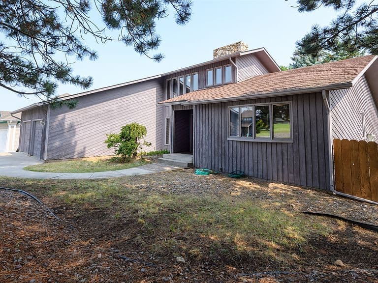 132 Fairway Dr photo 4
