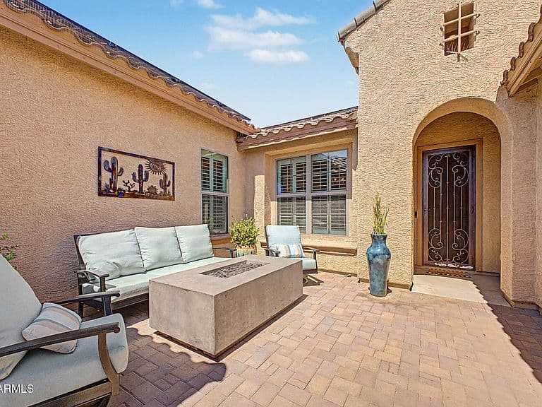 2434 W MAYA Way photo 2