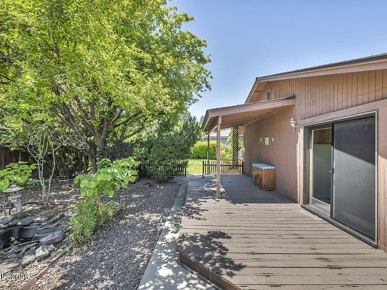 1097 Stagecoach Ln photo 5
