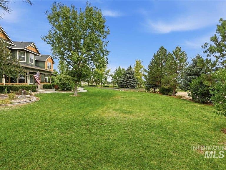 3685 E Indian Trail Ln photo 3