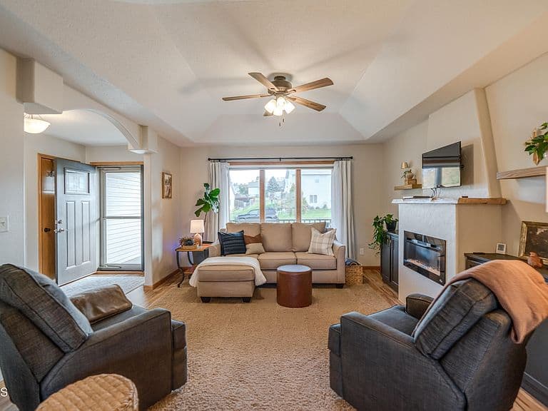 1204 Territory Dr photo 4