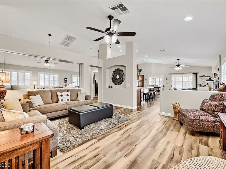 8924 Spinning Wheel Ave photo 4