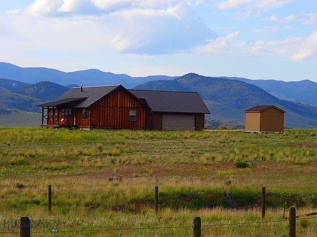 60 Wapiti Rd photo 1