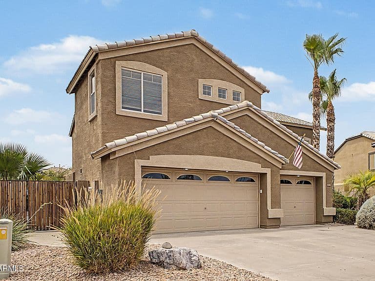 3533 E WILDHORSE Drive photo 2