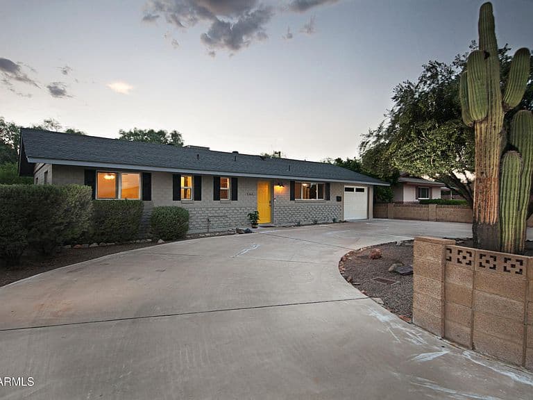 4614 N Miller Rd photo 1