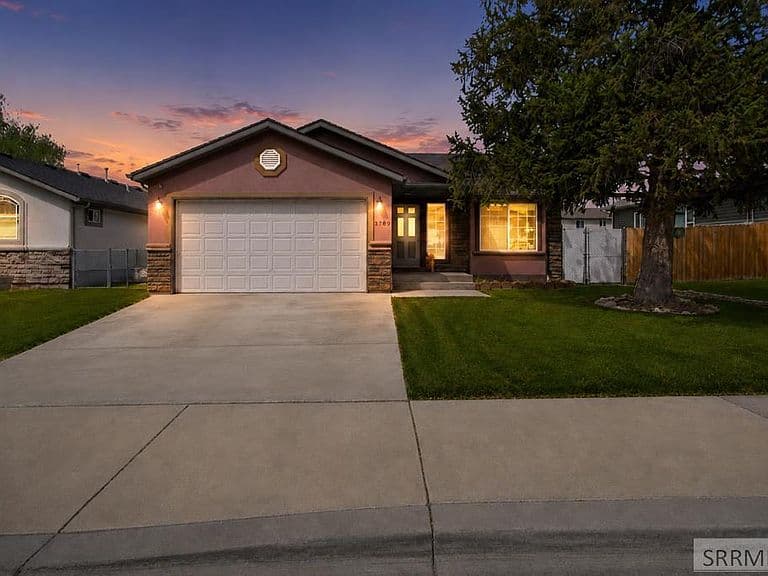 3789 Jason Ave photo 1