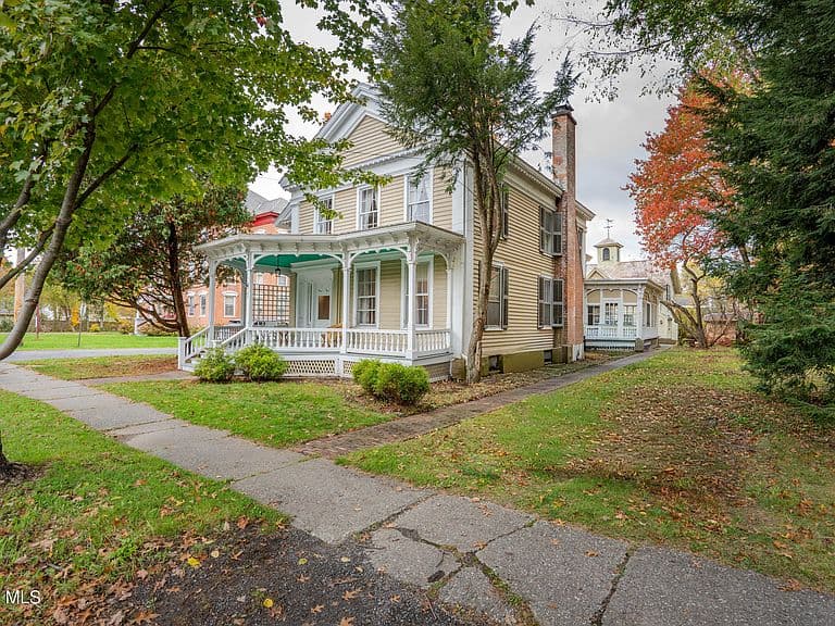 26 W Broadway photo 5