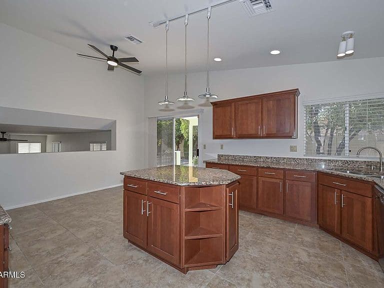 7629 W KRISTAL Way photo 3