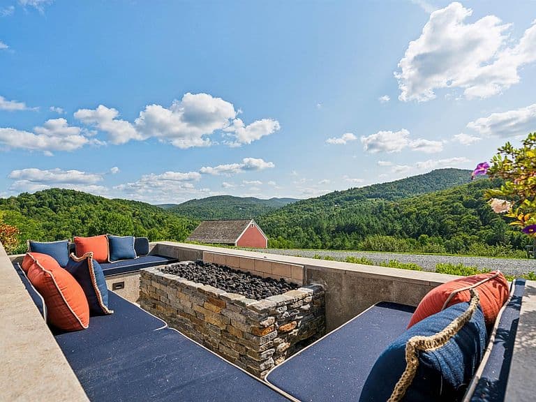 3147 Mount Hunger Road photo 4
