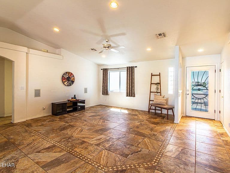 2975 Caravelle Dr photo 5