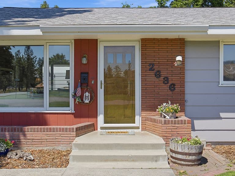2636 Sunset Ln photo 2