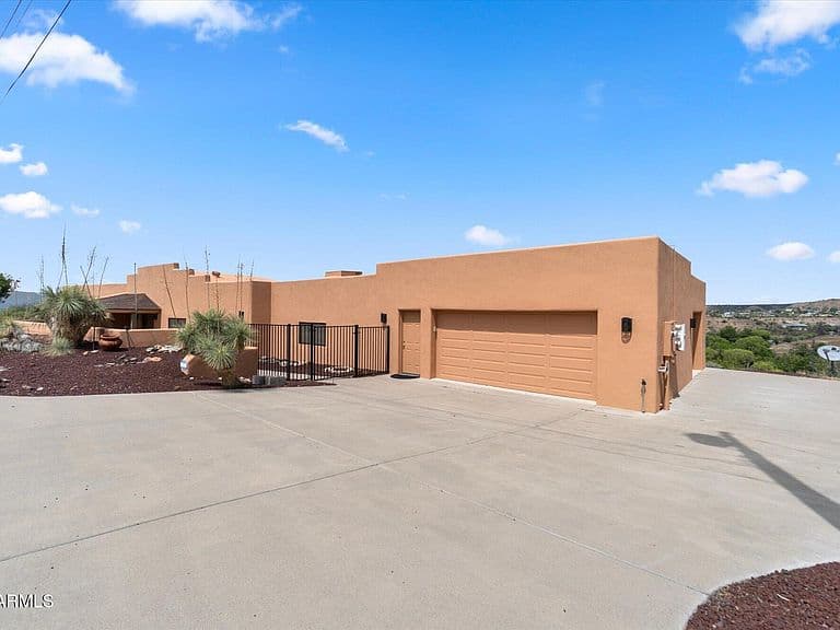 4580 E ROUNDUP Road photo 3
