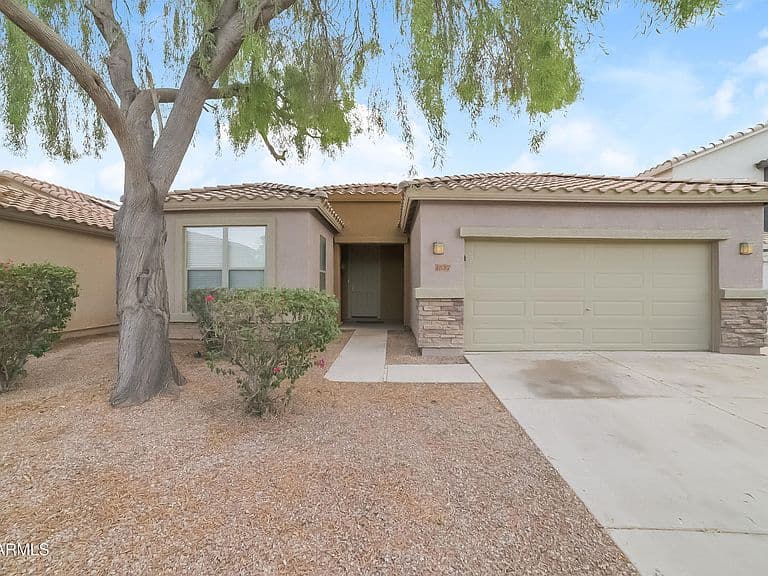4537 W BURGESS Lane photo 1