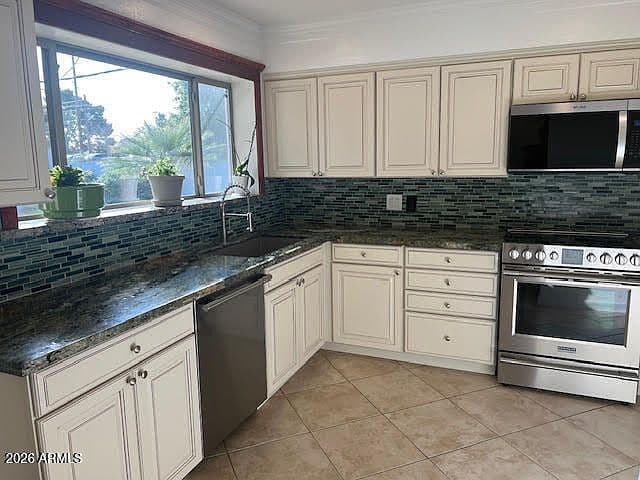 2915 N 21st Ave photo 5