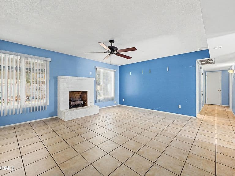 4320 W Rose Lane photo 3