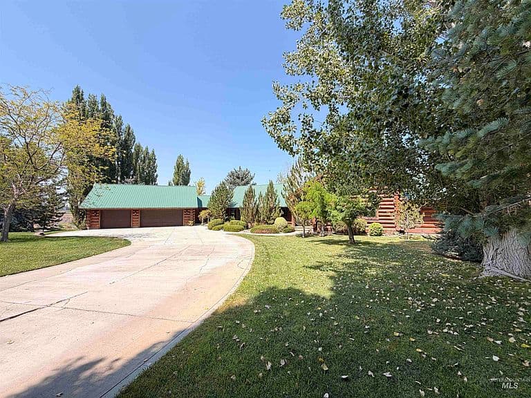 4139 Creekview Dr photo 3