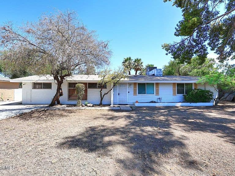 6151 N 9th Avenue photo 1