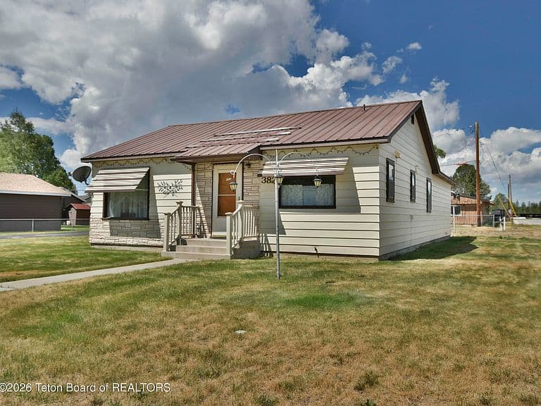 382 N Maybell Ave photo 2
