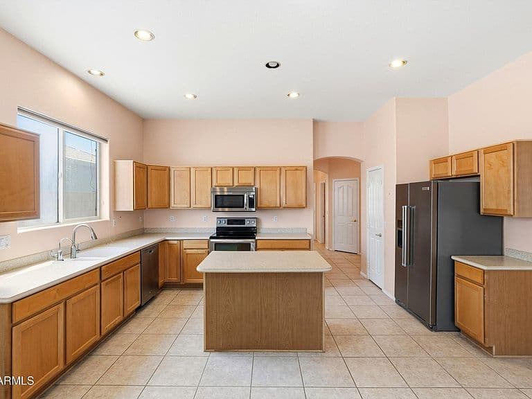 1150 E WESTCHESTER Drive photo 5