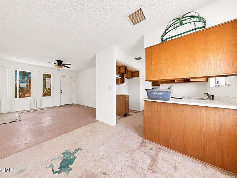 710 N SONORA Street photo 5