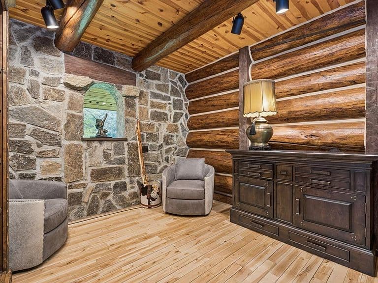 290 Larch Rdg photo 4