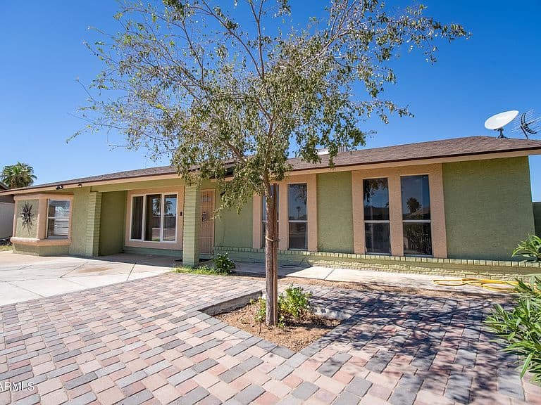 116 E SAGUARO Street photo 3