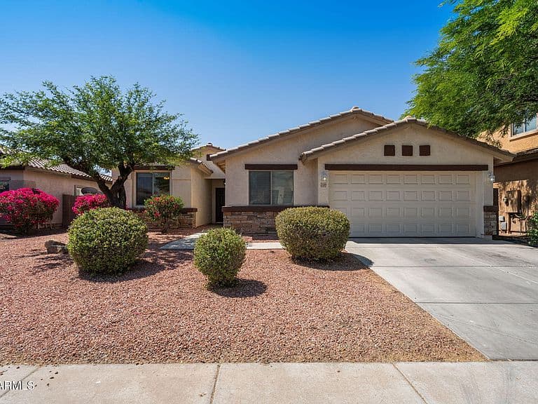25599 W Saint Catherine Avenue photo 4