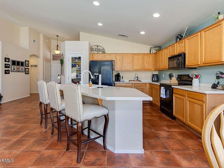 11613 S 174TH Avenue photo 5