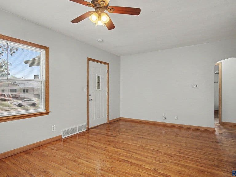 710 N Terrace Pl photo 3