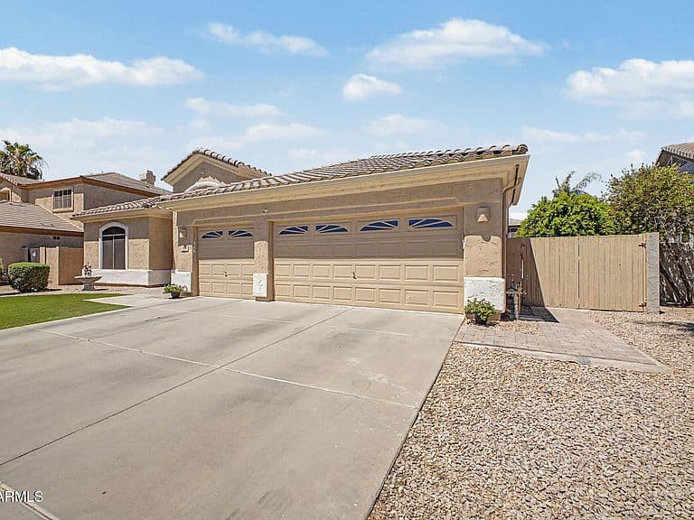 540 N MAMMOTH Way photo 3