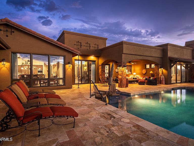 120 Desert Holly Drive photo 2