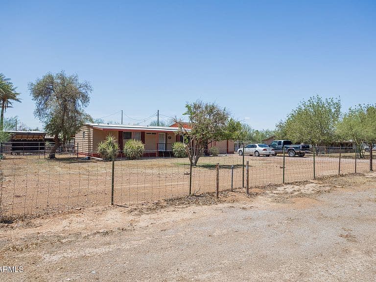 11822 N MCGEE Road photo 2