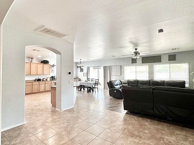 16433 W MESCAL Street photo 5