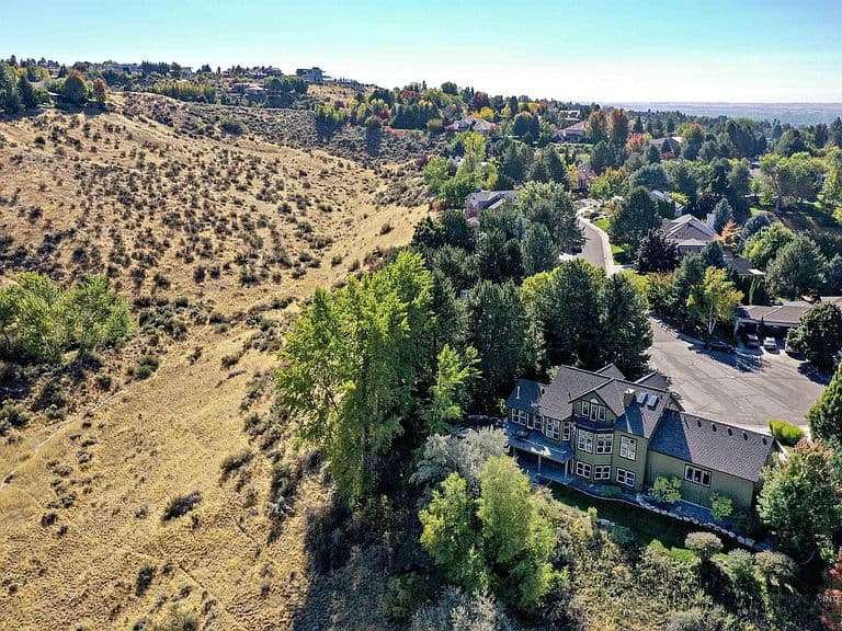 2798 N Cliffview Pl photo 3