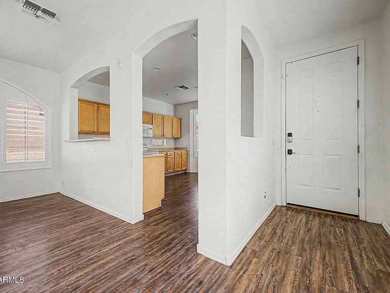 1822 E ELLIS Street photo 4