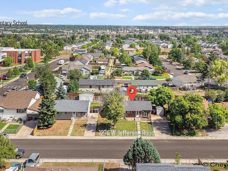 1274 W Jefferson Rd photo 4
