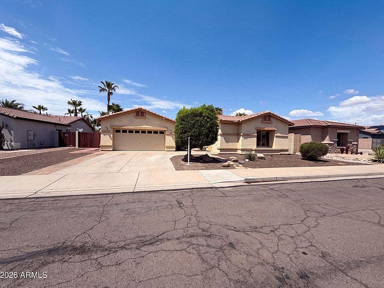 21170 E TWIN ACRES Drive photo 1