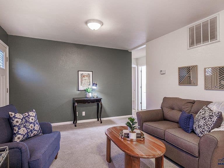 115 E Saint Andrew St photo 5