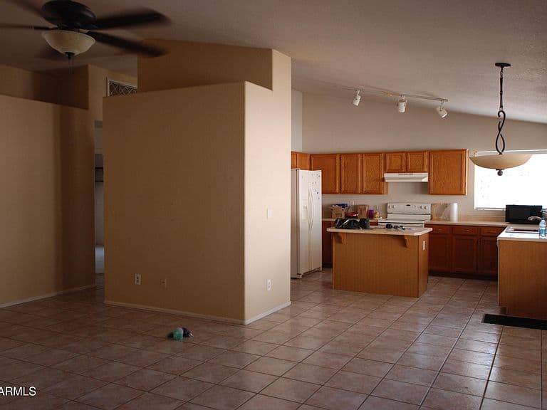 4340 E AMBER RIDGE Way photo 3