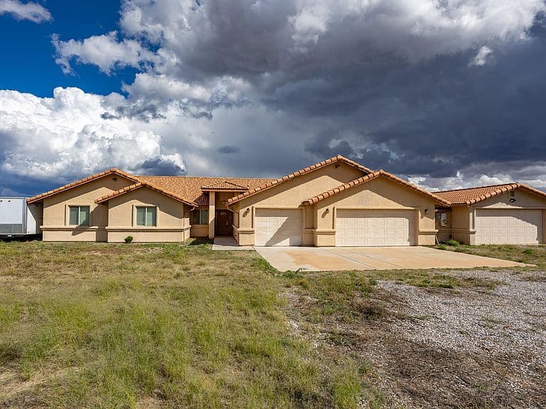9533 E THREE CANYONS Road photo 2